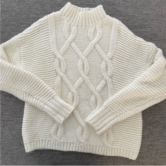 Women's GAP Wool Alpaca Cream Chunky Neutral Cable Knit Sweater - Picture 2 of 8